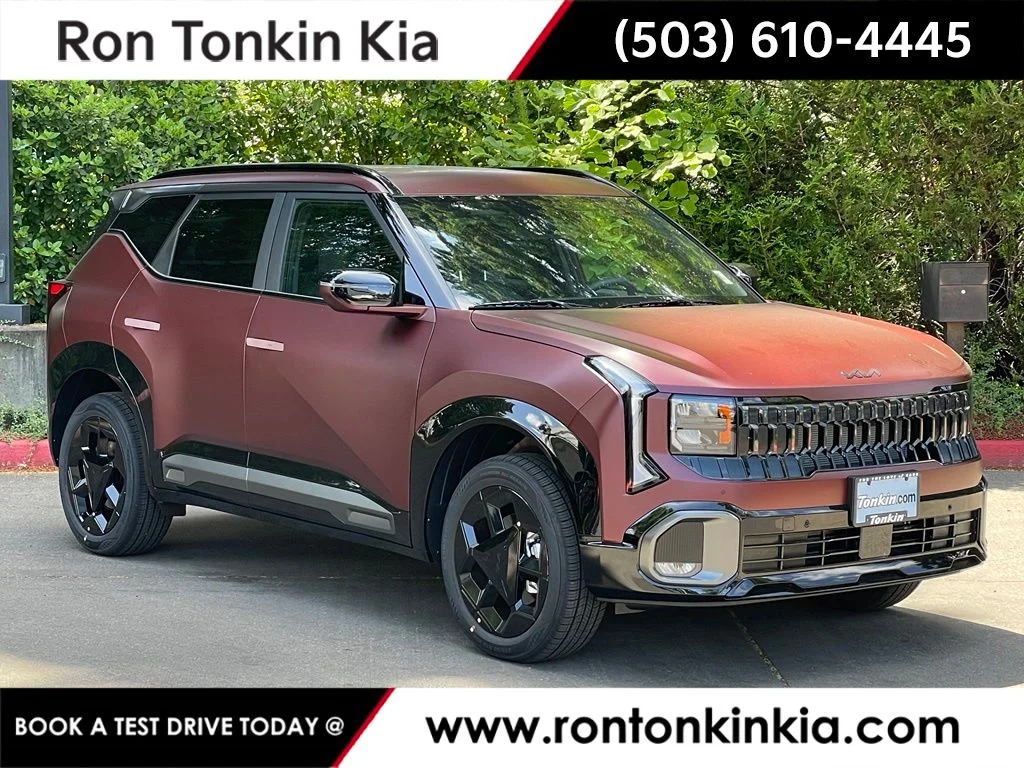 Used 2027 Maroon Kia X-Line image 1