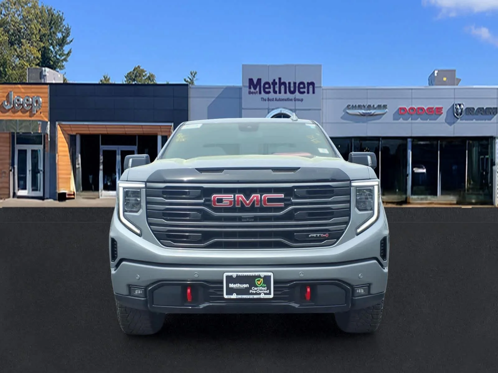 Used 2025 Sterling Metallic GMC AT4 image 10