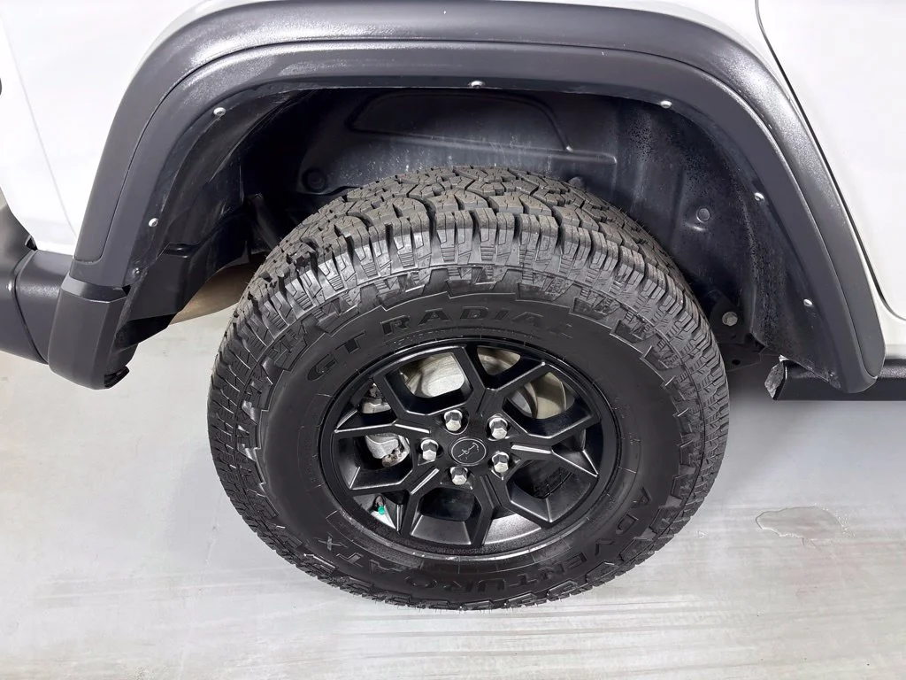 Used 2025 White Jeep Willys image 10