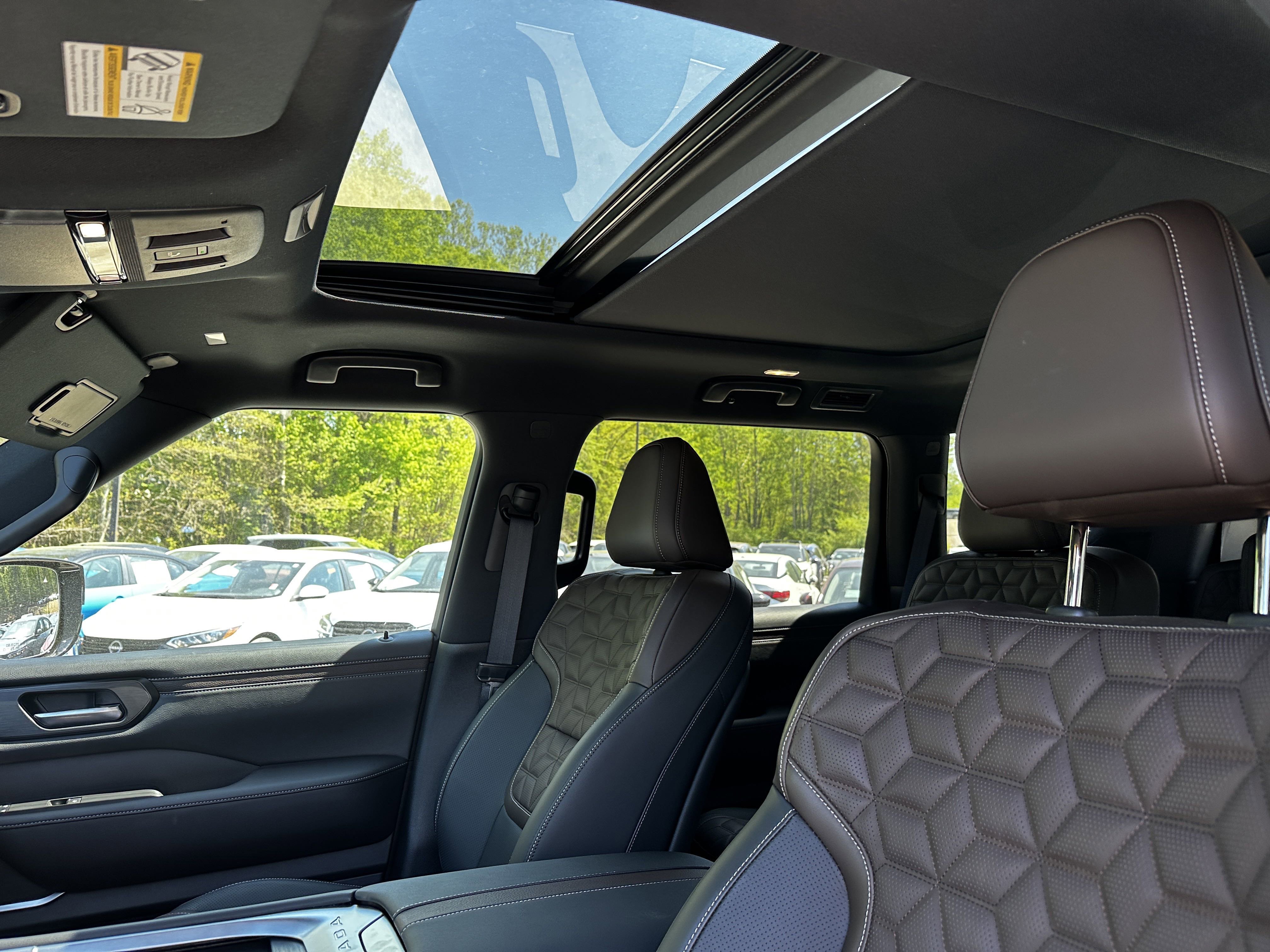 2025 Nissan Armada Platinum Reserve - Photo 32