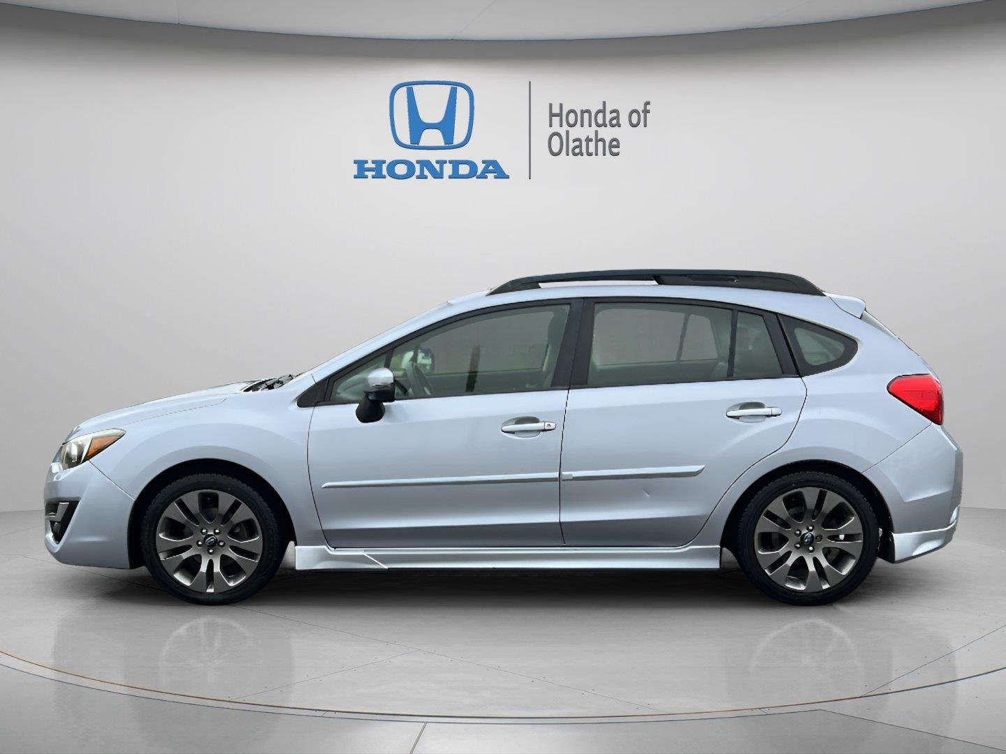 Used 2015 Ice Silver Metallic Subaru 2.0i Sport Limited image 6