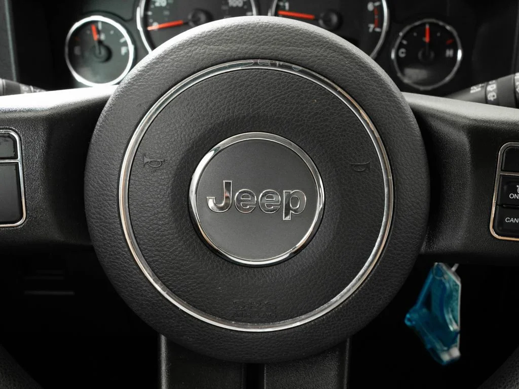 Used 2012 Bright White Clearcoat Jeep Sport image 27