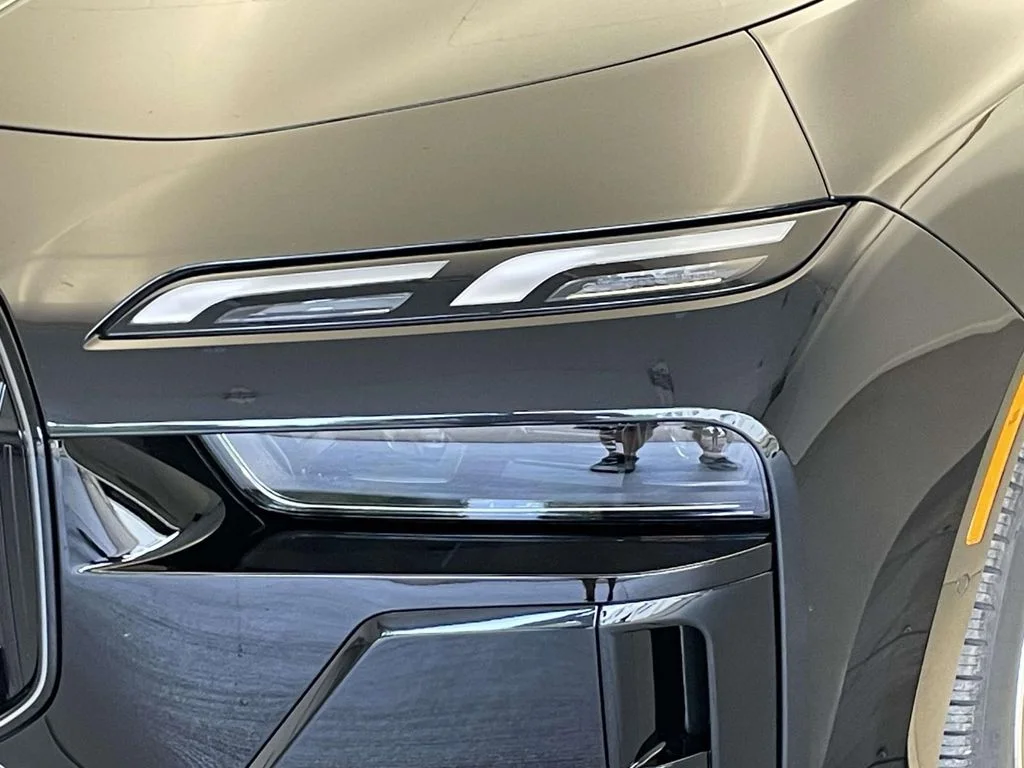 2025 BMW 7 Series 760i - Photo 9