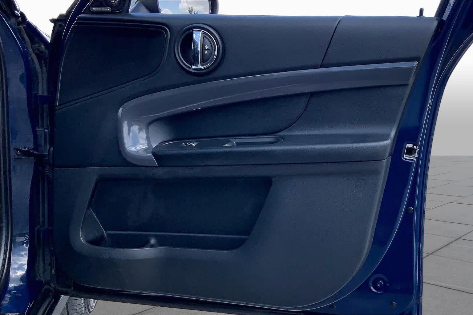 Used 2018 MINI Yours Lapisluxury Blue MINI Cooper S image 22