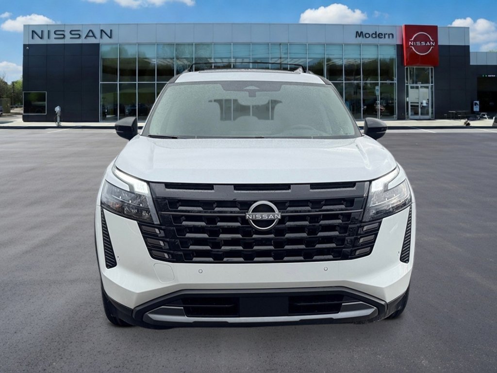 New 2026 Everest White Pearl Tricoat Nissan Platinum image 8