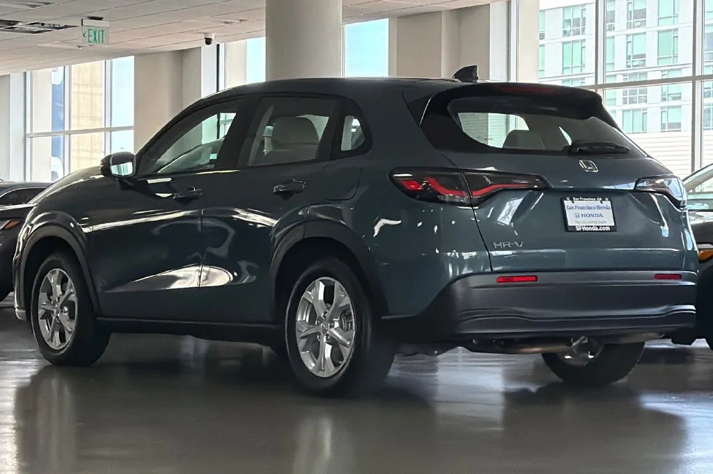 Used 2025  Honda LX image 9