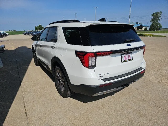 New 2026 Star White Metallic Tri-Coat Ford Active image 34