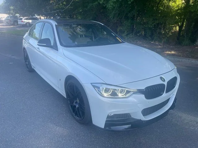 Used 2018 White BMW 330e iPerformance image 7
