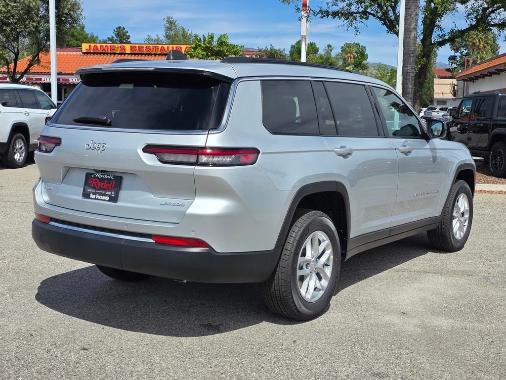 New 2026 Silver Zynith Exterior Paint Jeep Laredo image 4