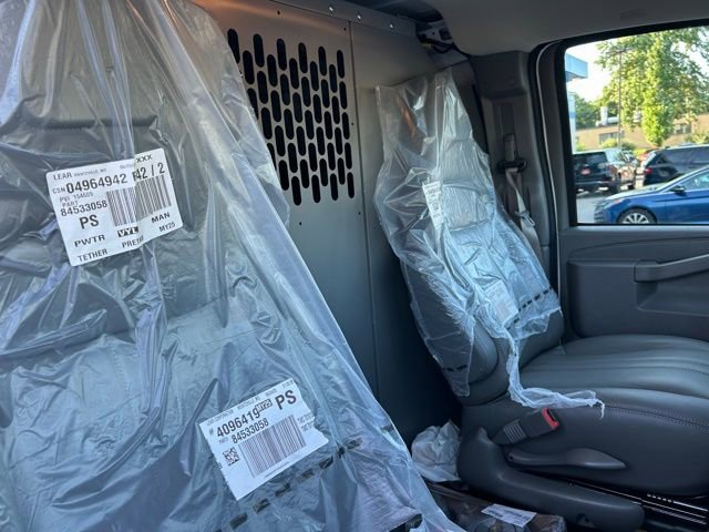2025 Chevrolet Express Cargo Work Van - Photo 17