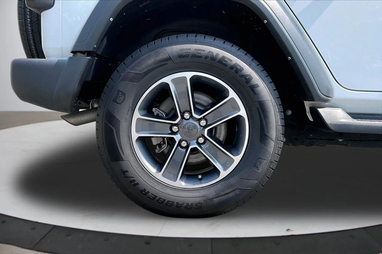 Used 2023 White Jeep Sport image 35