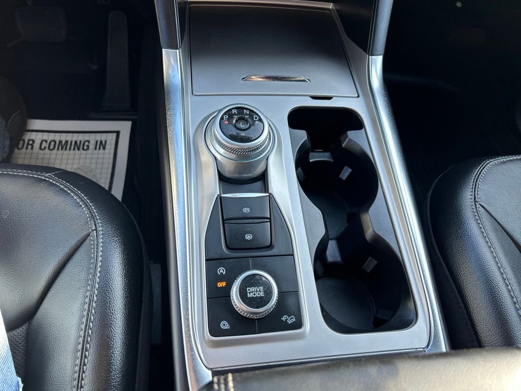 Used 2024 White Metallic Ford Limited image 25