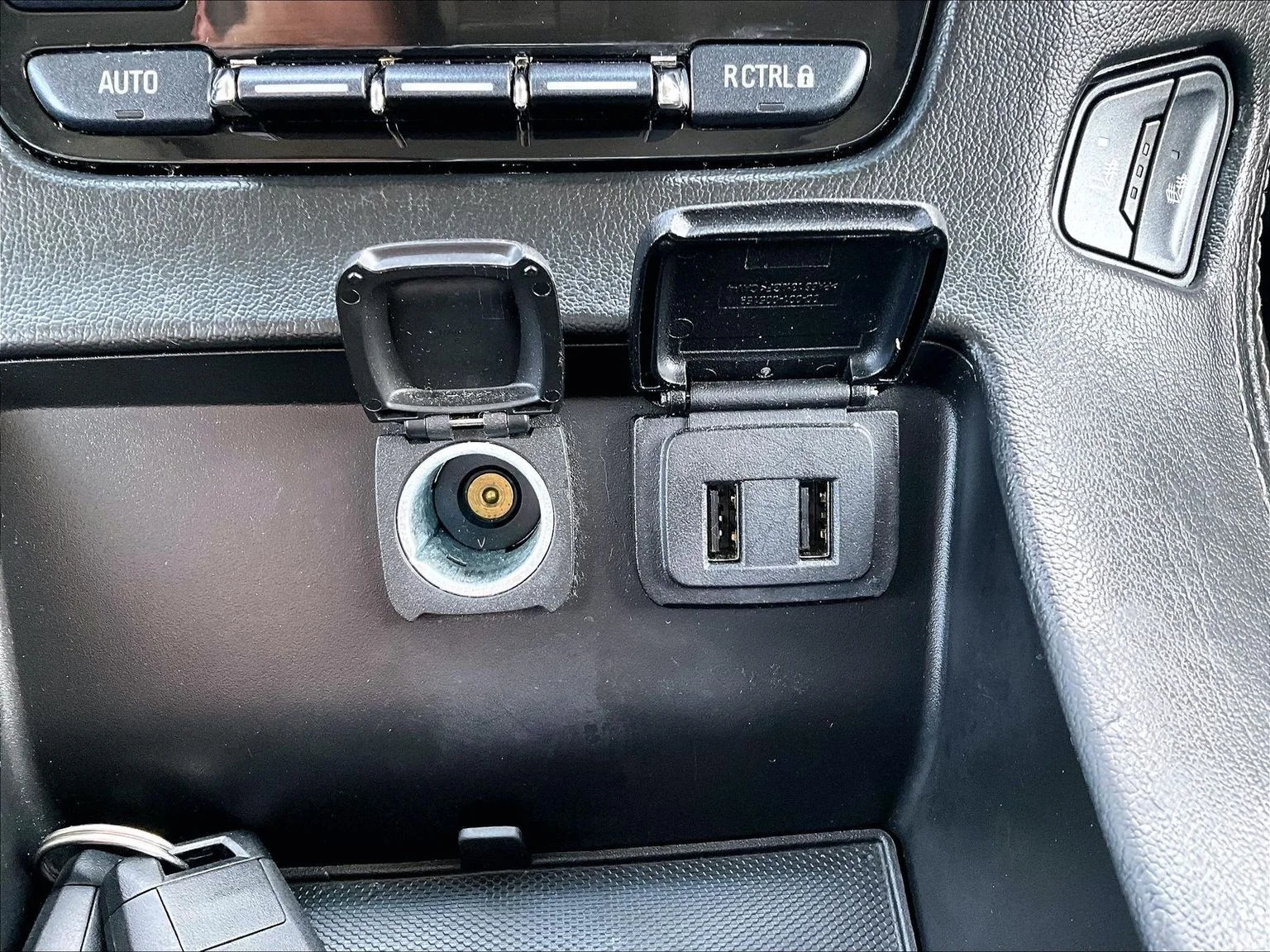 Used 2018 Black Chevrolet LT image 34