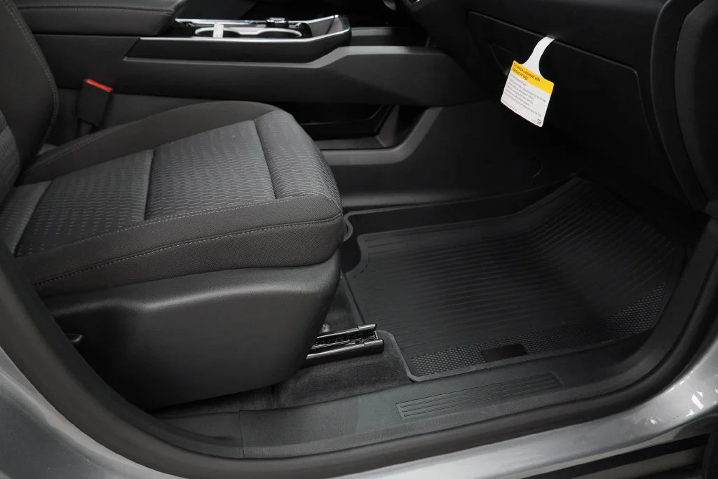 New 2027 Sterling Gray Metallic Chevrolet LT image 30