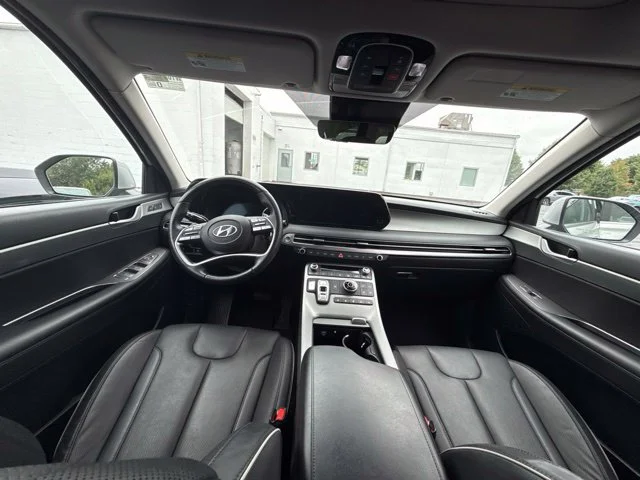 Used 2025 Silver Hyundai SEL Premium image 9