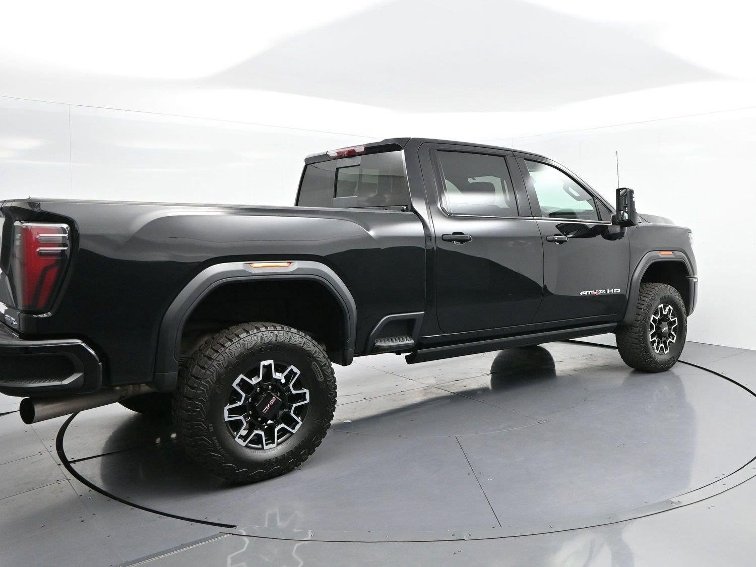 Used 2026 Onyx Black GMC AT4X image 7