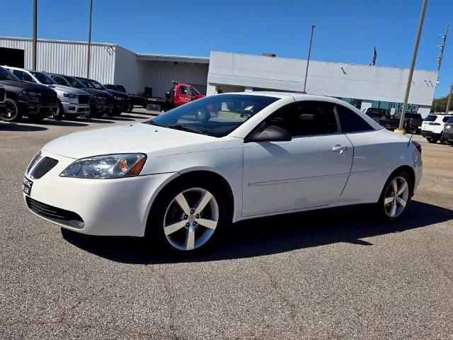 Used 2006 White Pontiac GT image 3