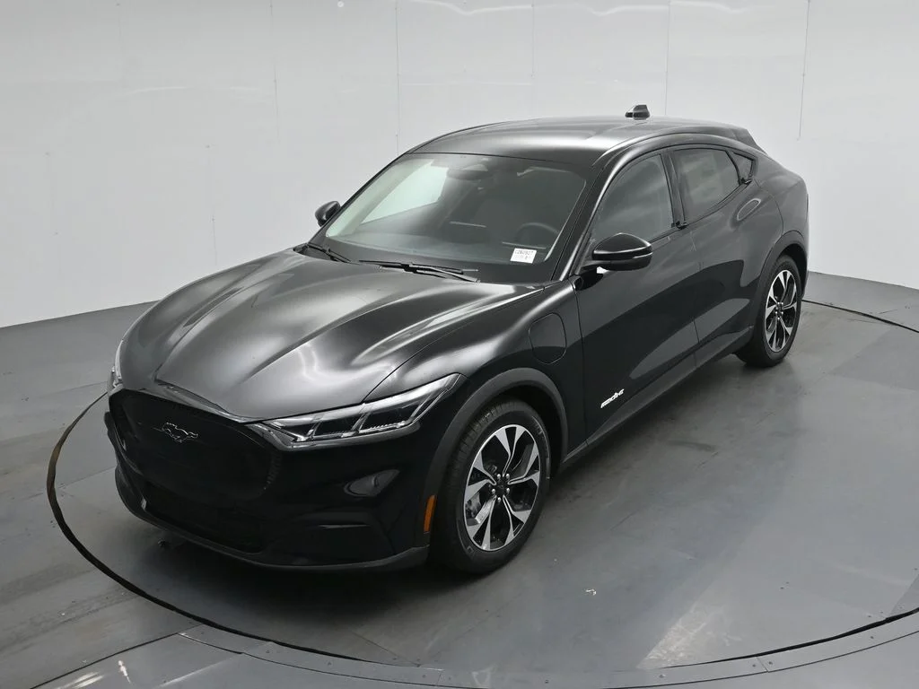 New 2026 Shadow Black Ford Select image 34