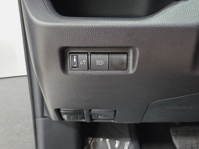 Used 2025 White Toyota XLE image 26