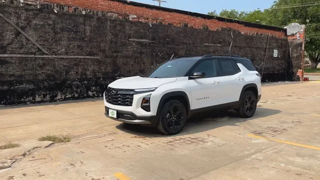 2027 Chevrolet Equinox LT - Photo 4