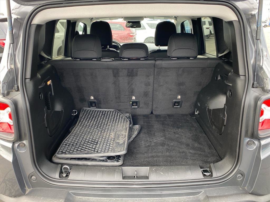 Certified Used 2023 Graphite Gray Jeep Latitude image 24