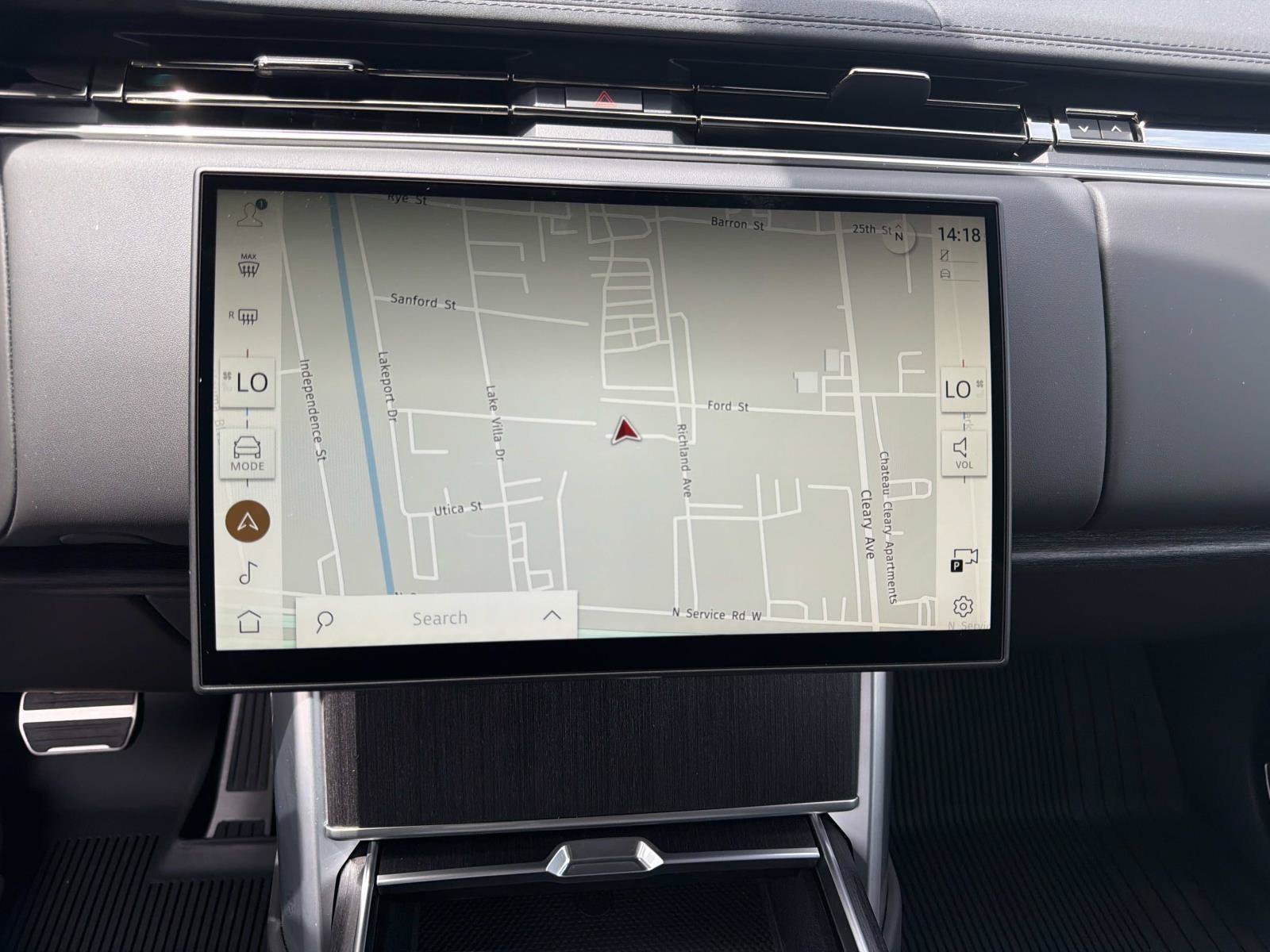 New 2026 Eiger Grey Land Rover SE image 11