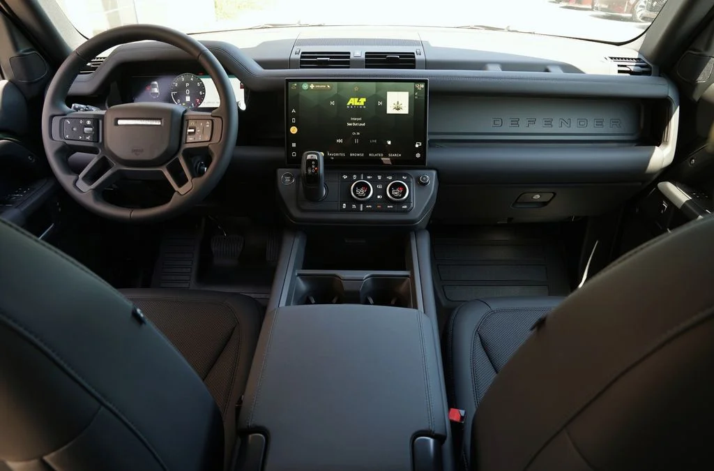 New 2026 Woolstone Green Land Rover S image 10