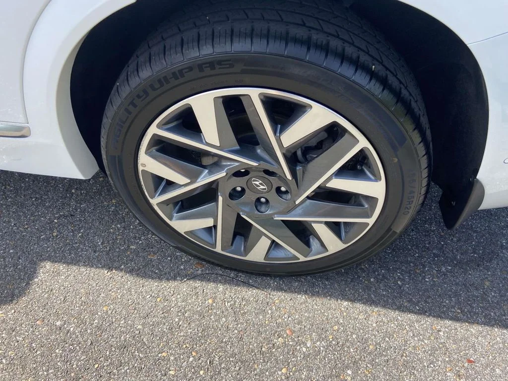 Used 2022 WHITE Hyundai Calligraphy image 9