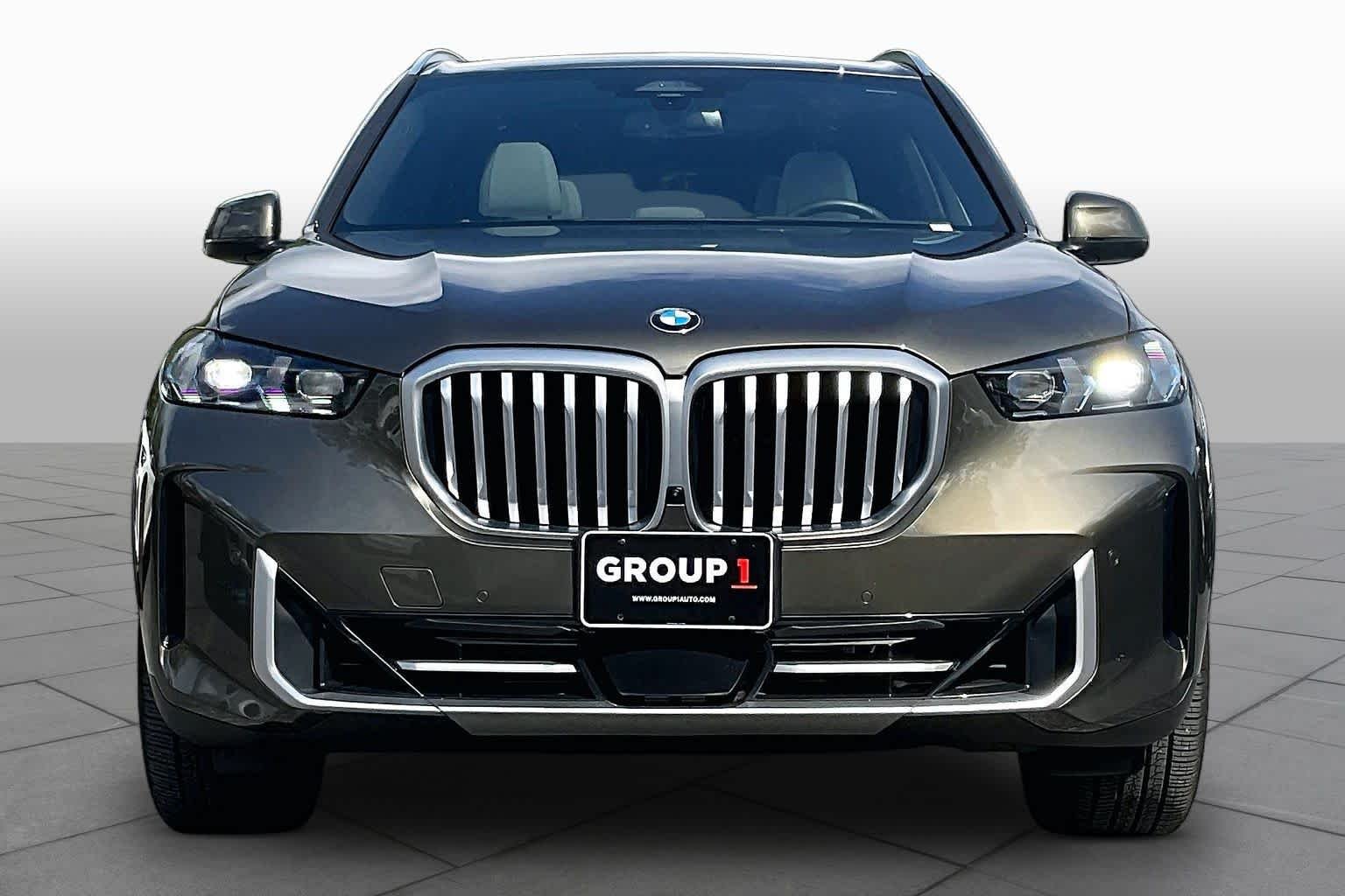 Used 2026 Manhattan Green Metallic BMW xDrive40i image 3