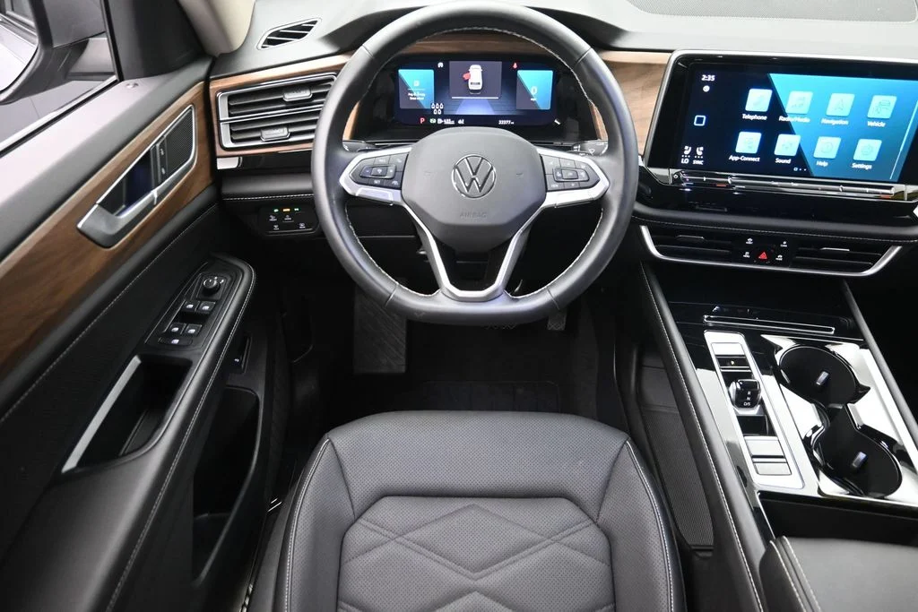 Used 2026 Silver Volkswagen SE w/Technology image 16