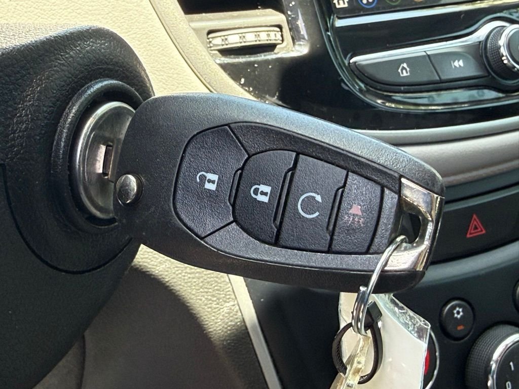 Used 2019 Gray Chevrolet LT image 26