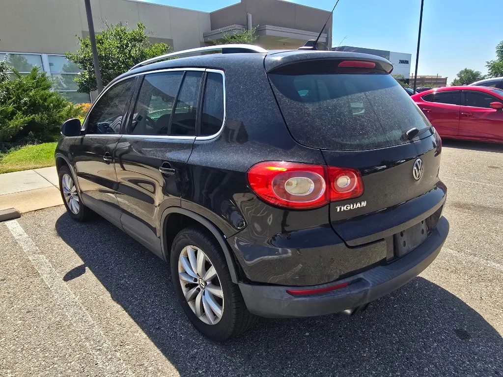 Used 2011 Deep Black Metallic Volkswagen SE 4Motion image 14