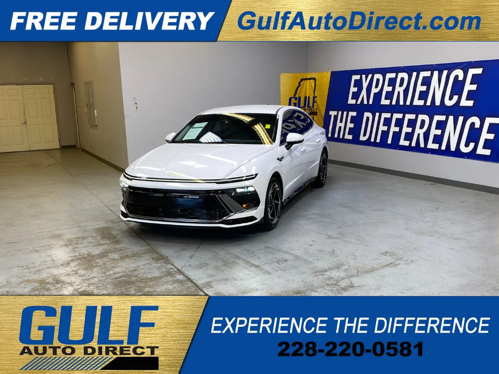 Used 2026 White Hyundai SEL Sport image 4