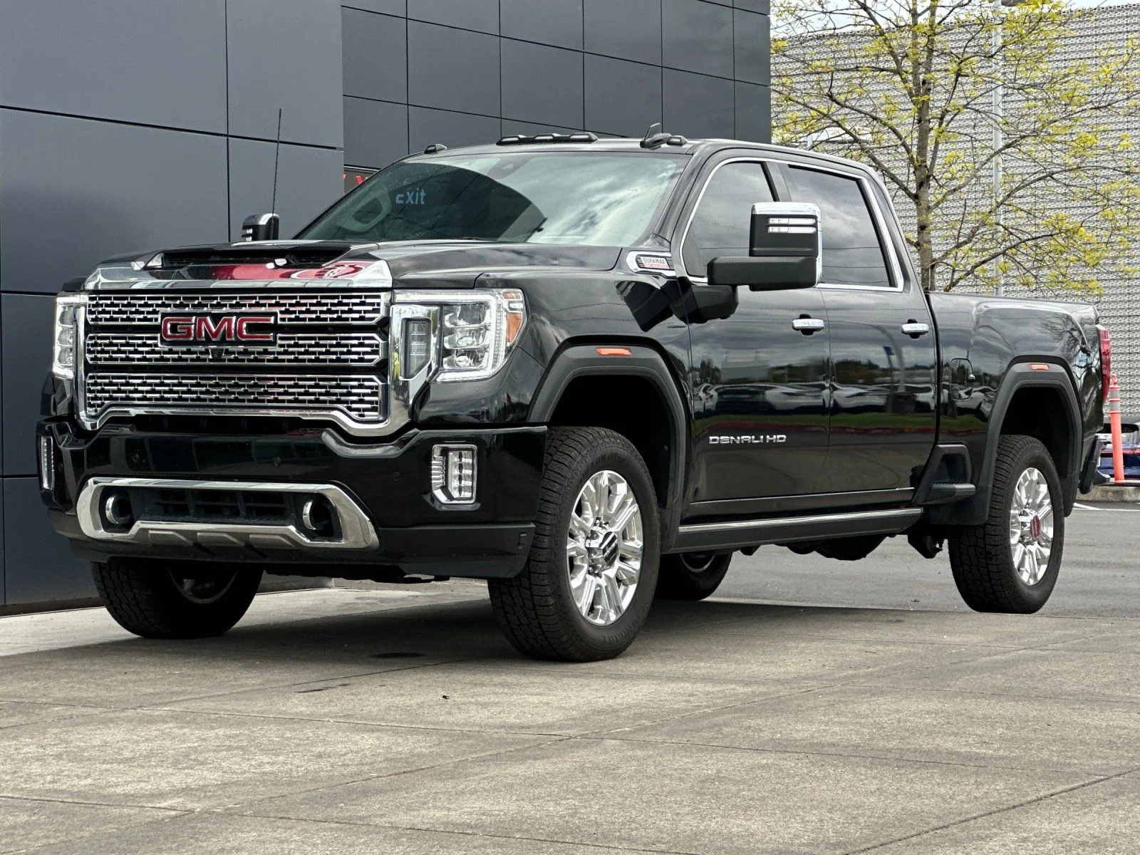 Used 2022 Ebony Twilight Metallic GMC Denali image 7
