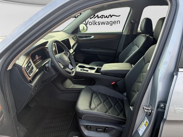 New 2026 Silver Mist Volkswagen SE image 10