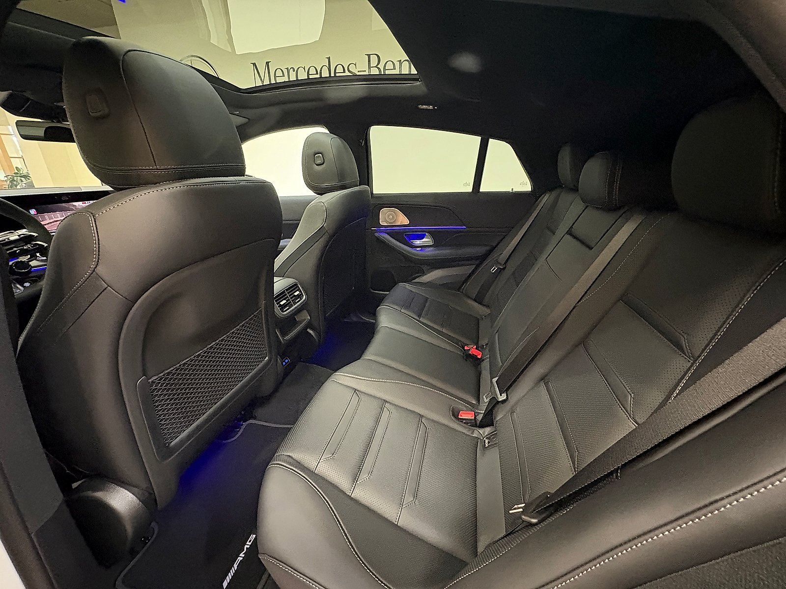 New 2027 MANUFAKTUR Moonlight White Metallic Mercedes-Benz AMG® GLE 53e image 27