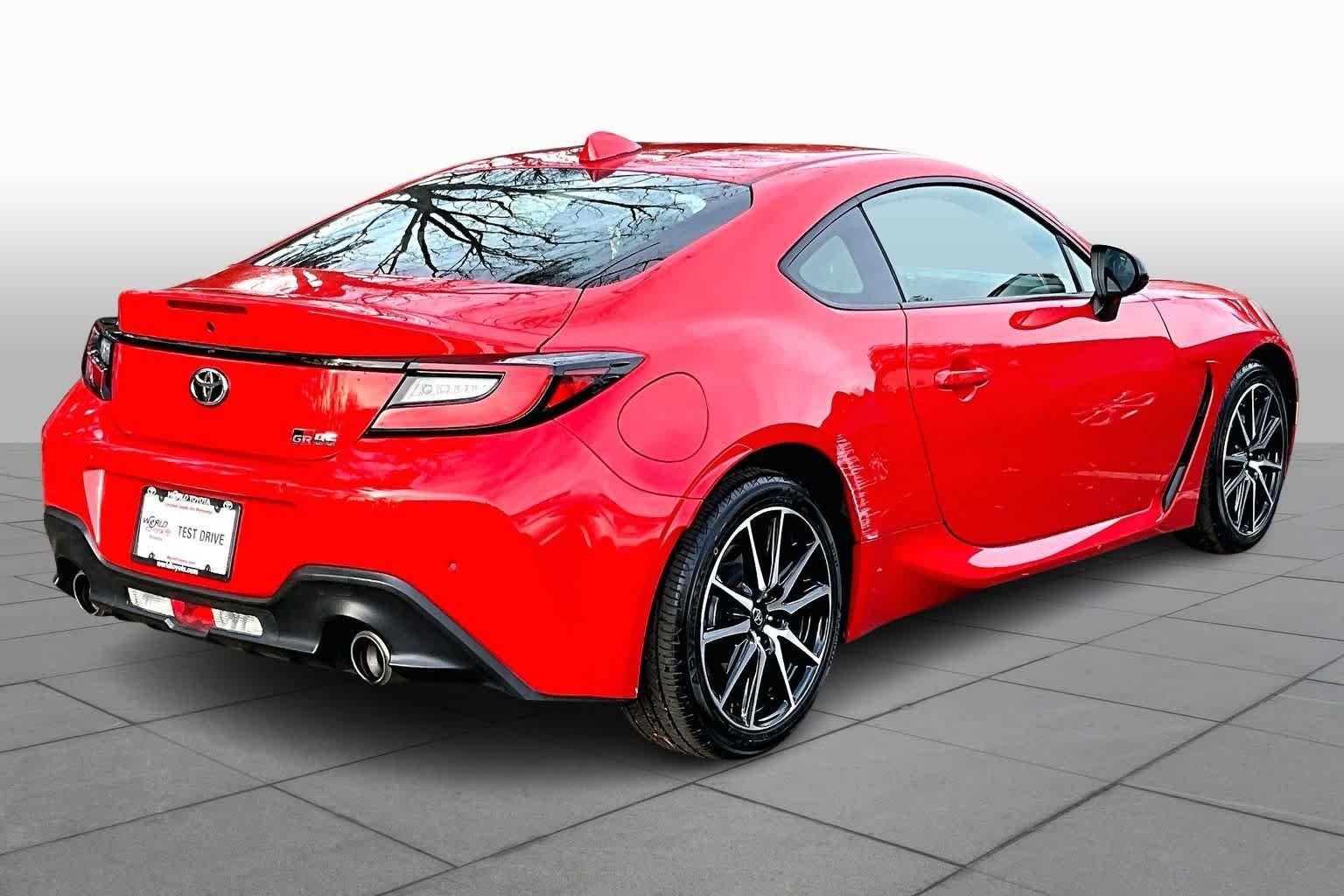 Used 2023 Track bRed Toyota  image 10