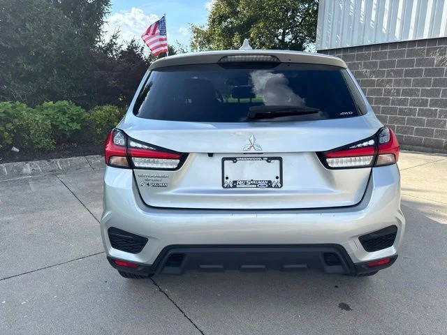 Used 2025 Gray Mitsubishi 2.0 ES image 8