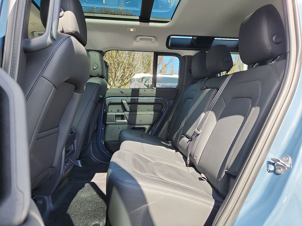 2025 Land Rover Defender S - Photo 10