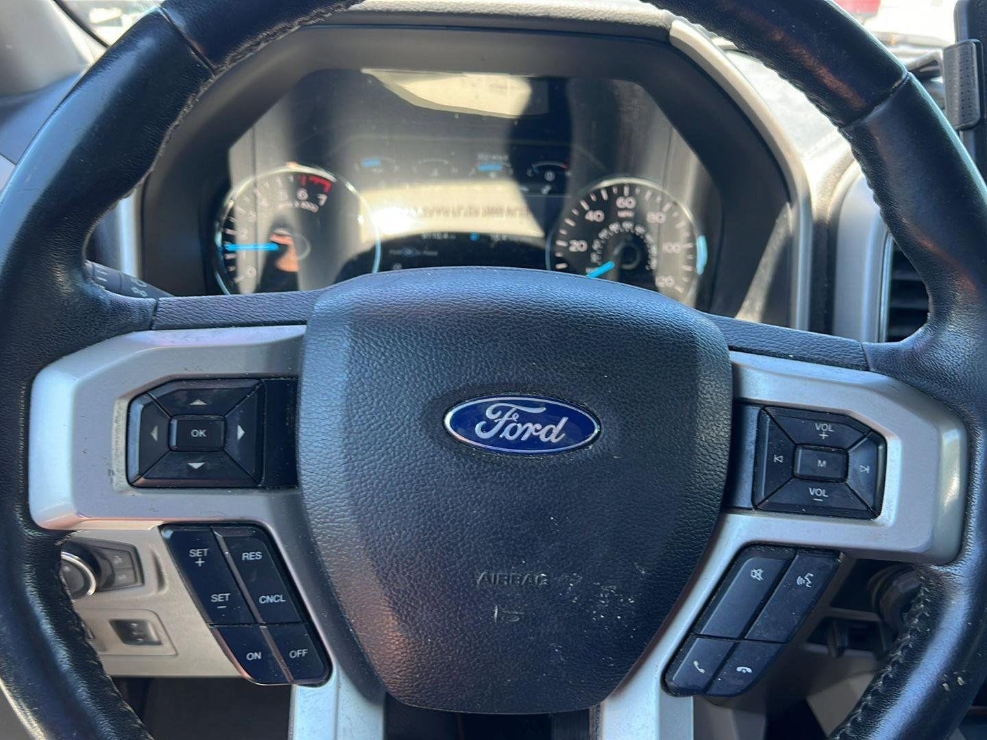 Used 2018 Magnetic Ford LARIAT image 11