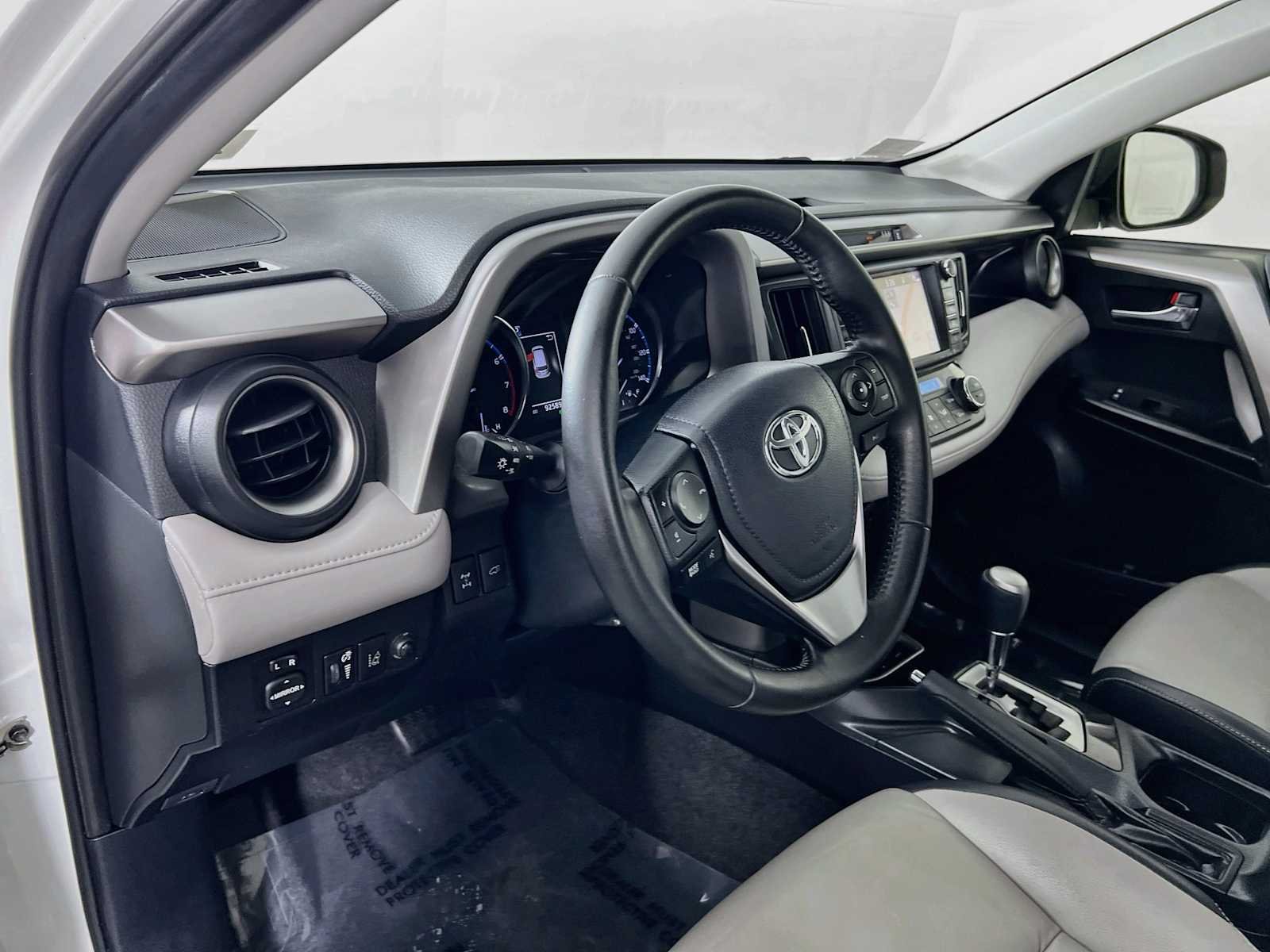 Used 2018 Blizzard Pearl Toyota Limited image 9