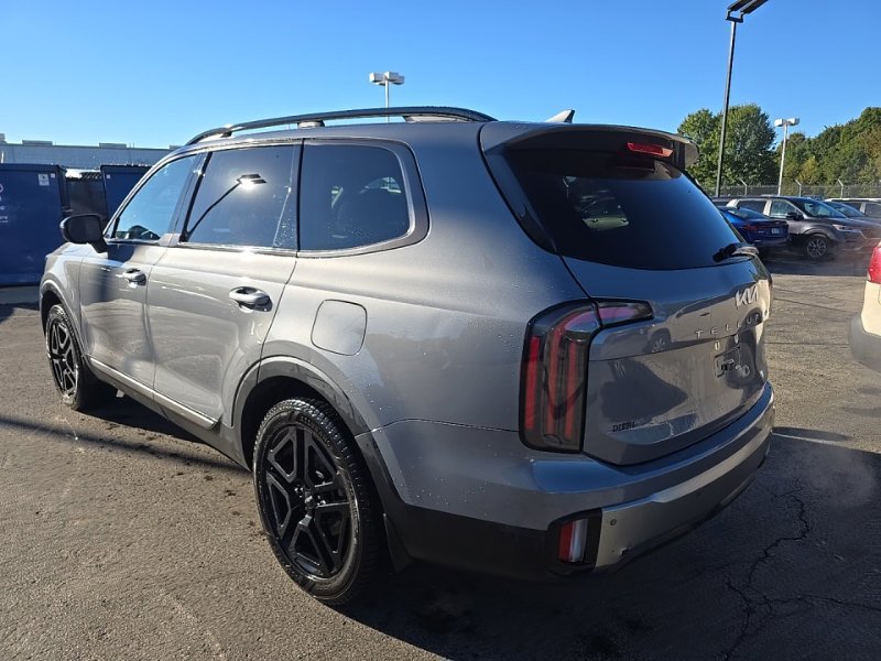 Used 2023 Silver Kia EX X-Line image 5