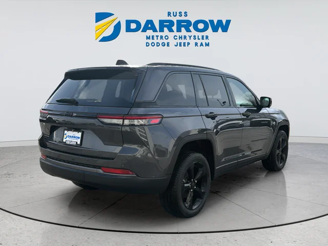 New 2026 Baltic Gray Metallic Clear-Coat Exterior Paint Jeep Limited image 5
