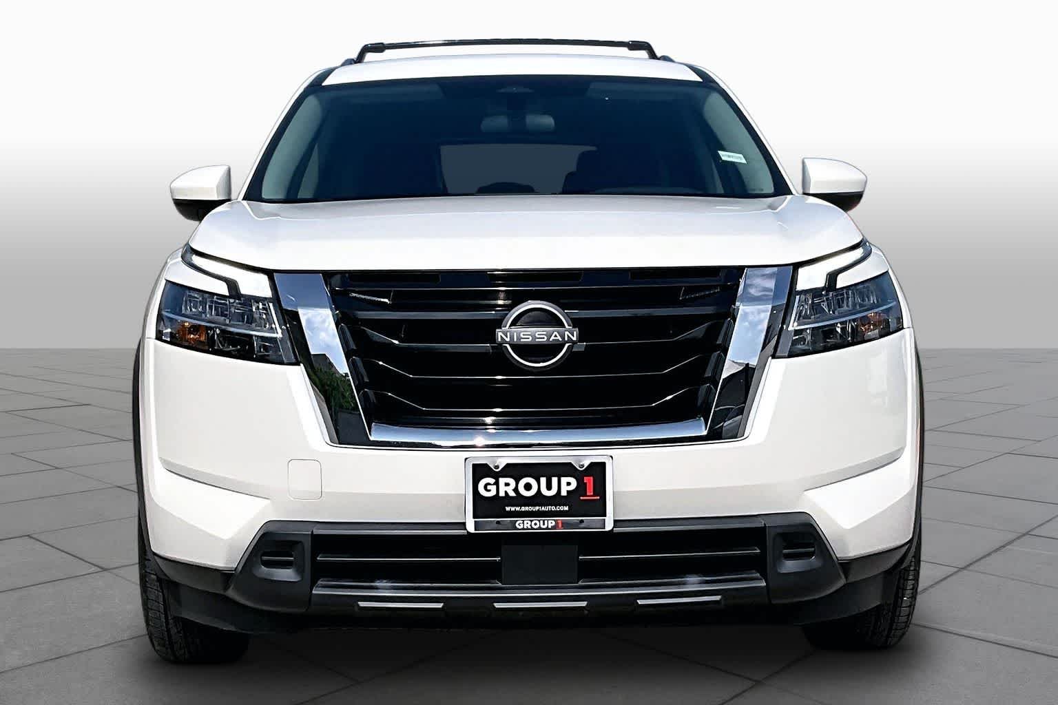 Used 2022 Pearl White Tricoat Nissan SV image 4