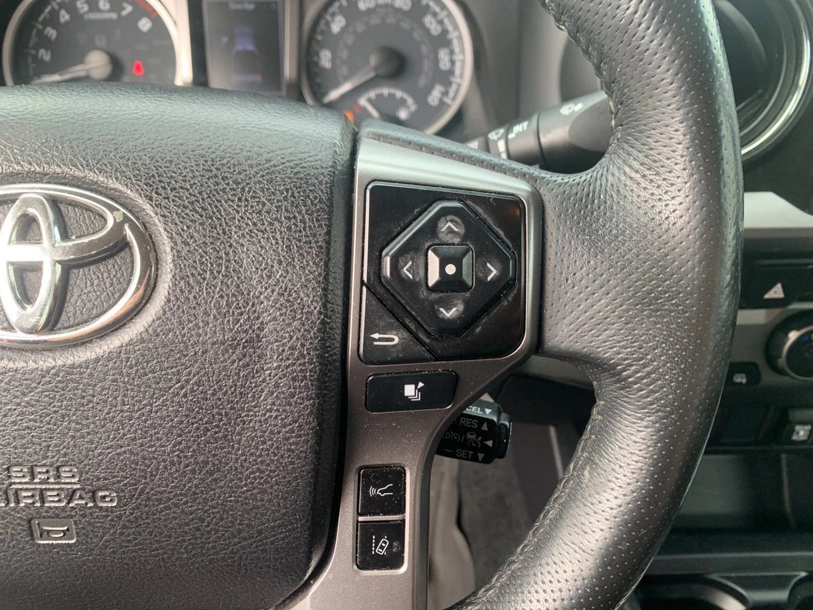 Used 2021 Red Toyota SR5 V6 image 27