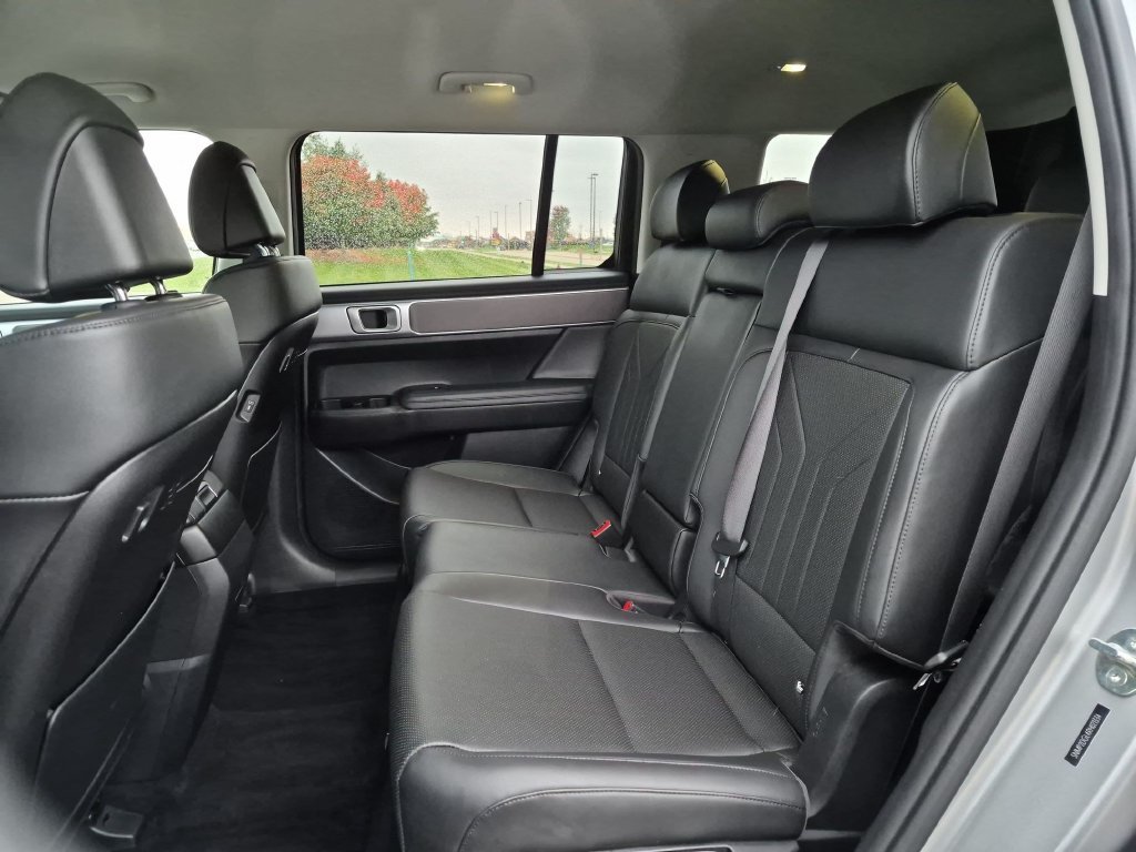Used 2024 Silver Hyundai SEL image 24