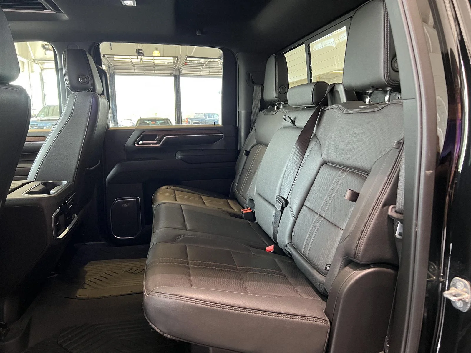 Used 2024 Black Chevrolet High Country image 23