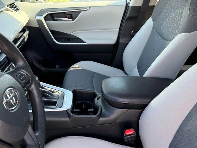 Certified Used 2024 SILVER SKY METALLIC Toyota XLE image 9