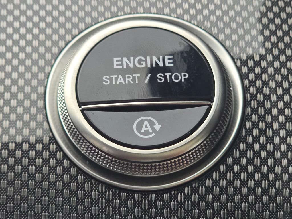 New 2026 MANUFAKTUR Alpine Grey Mercedes-Benz C 43 AMG® image 37