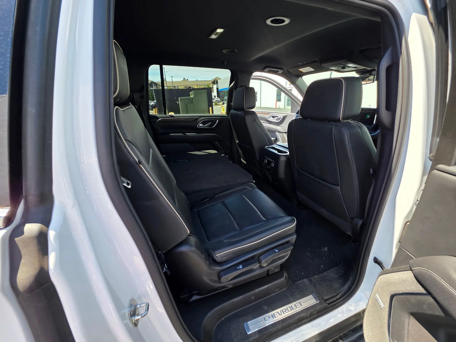 Used 2024 Summit White Chevrolet Premier image 14